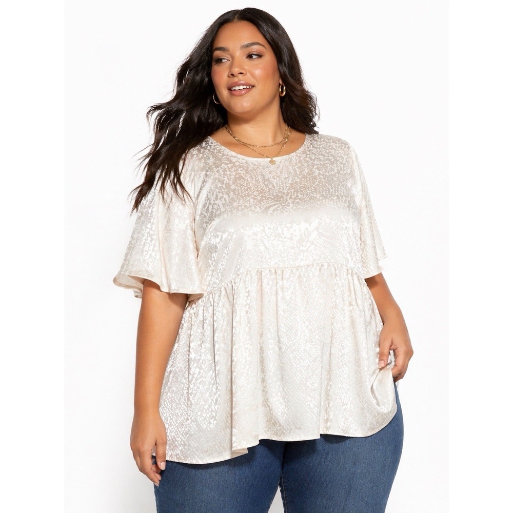 Torrid Size 4 Ivory Satin Animal Print Babydoll Blouse‎ Flowy Plus Boho
